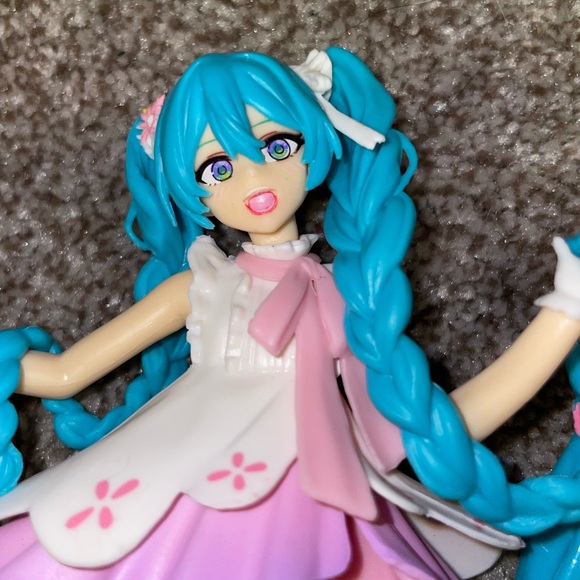 Hatsune Miku Spring Dress Action Figurine - Picture 4 of 6